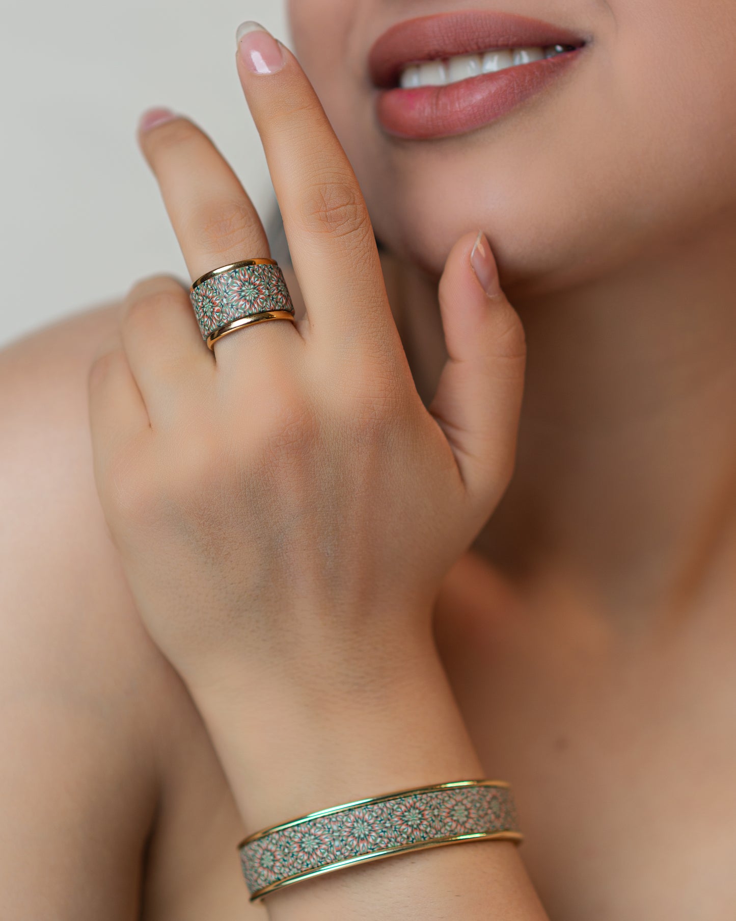 ensemble de bagues et bracelet assortis fantaisies