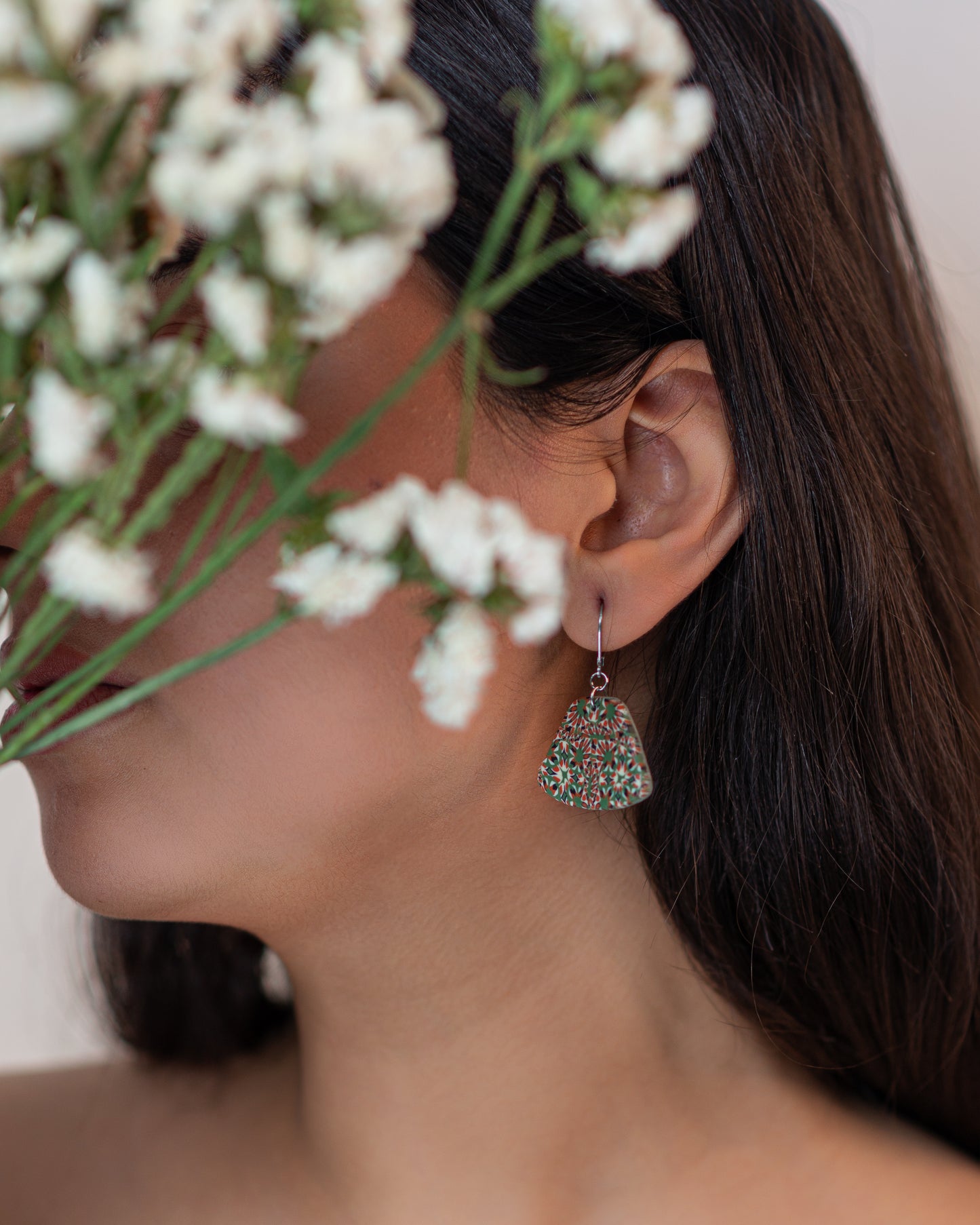 Boucles d'oreilles pendantes forme géométrique originale à motifs