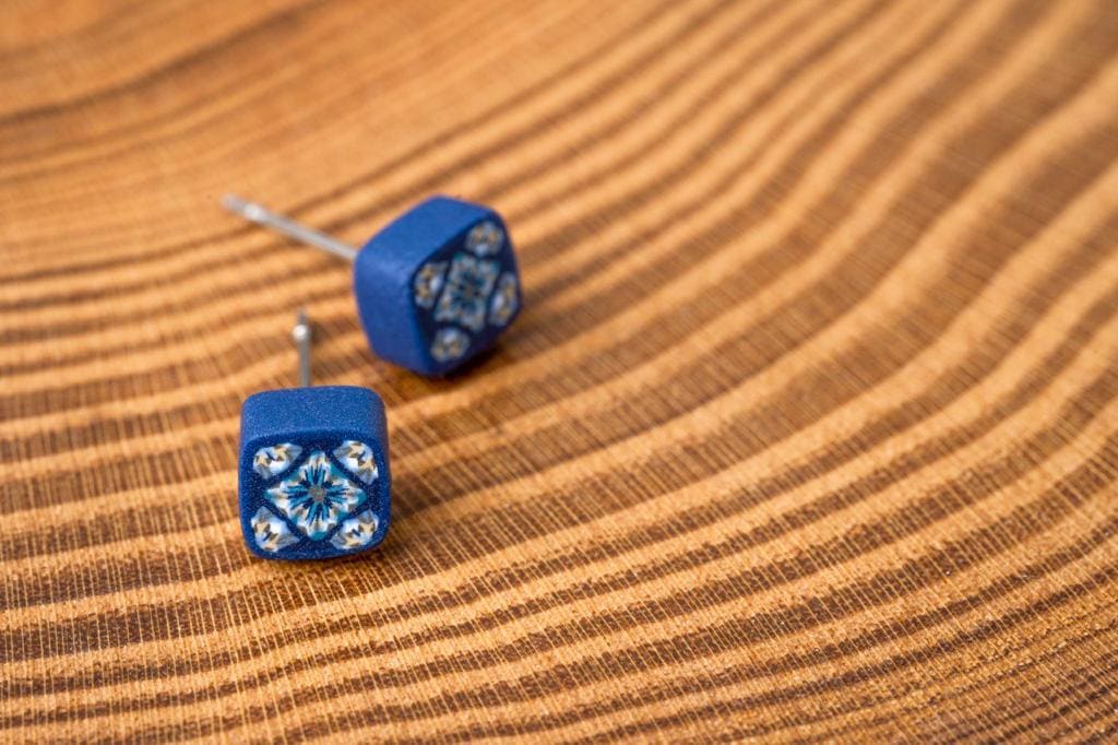 Bracelet et Clous d'Oreilles Assortis