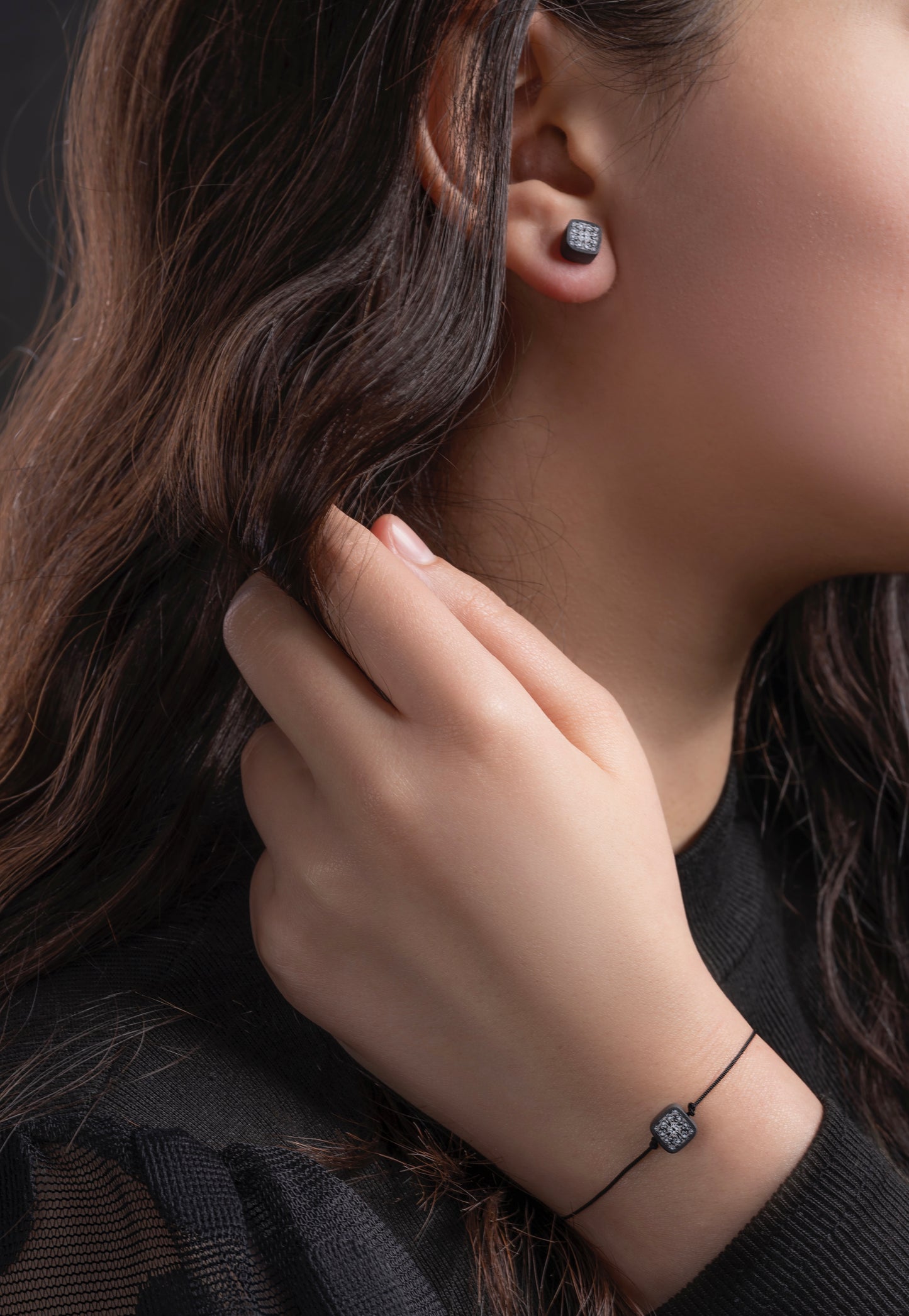 Bracelet et Clous d’Oreilles Assortis