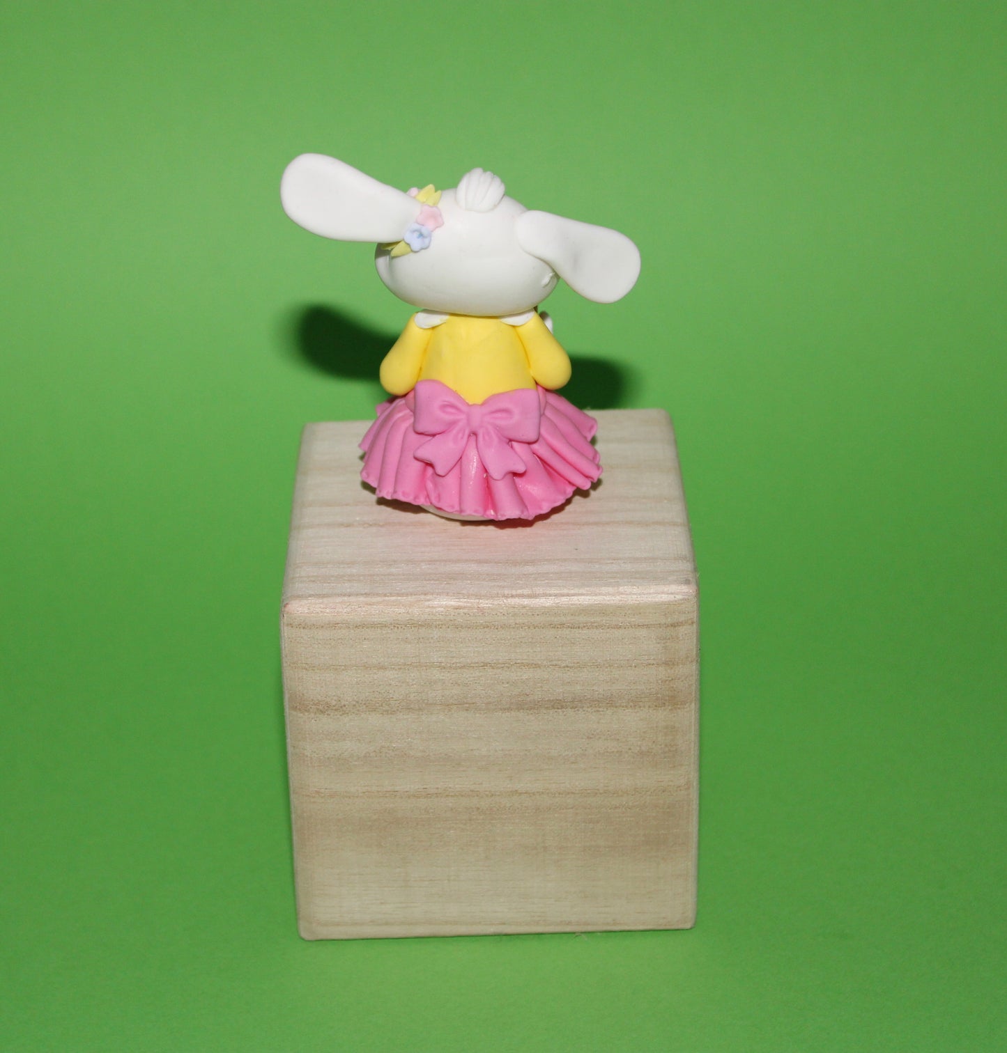 Figurine Lapine de Pâques Jambes Pendantes