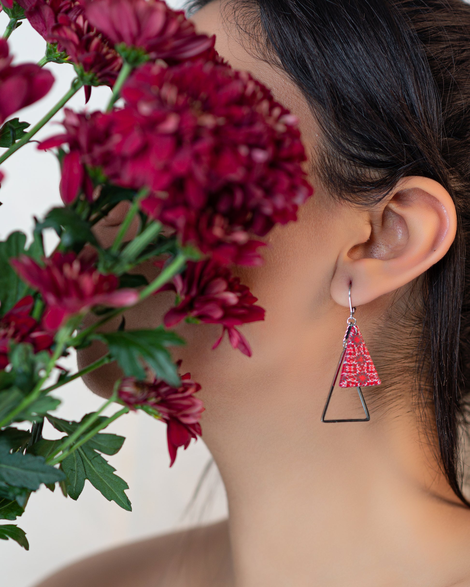 Boucles d'oreilles pendantes rouges pour soirée et fêtes - Decobjet